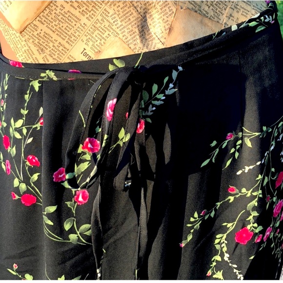 VTG 90s KATHIE LEE Collection Black~Red & Pink Floral A-Line Maxi Skirt~ 6 - Picture 4 of 11